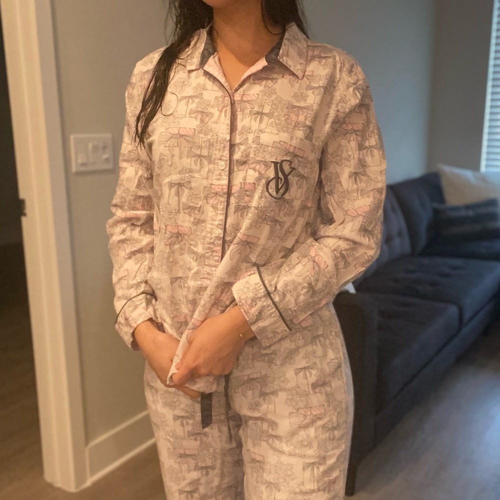 Pajama Set - Picture 4 of 5